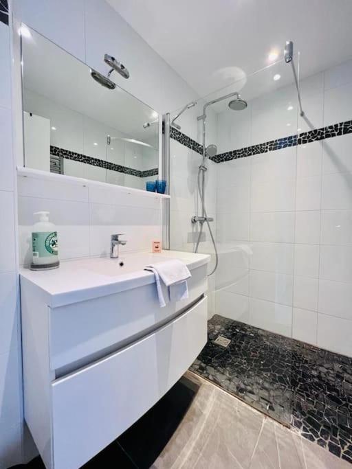 Le Pinede - Apt 4 Prs- Parking - Clim - 500M Plages Αντίμπ Εξωτερικό φωτογραφία